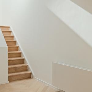 Abbaye, sublime duplex penthouse rénové 3 ch