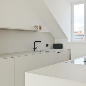 Abbaye, sublime duplex penthouse rénové 3 ch