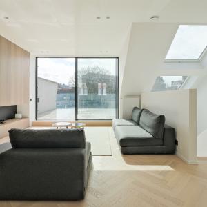 Abbaye, sublime duplex penthouse rénové 3 ch