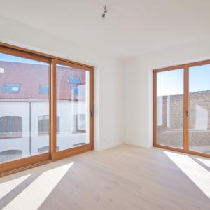 Stephanie/Toison d'or, penthouse rénové ±120m² 3ch terr 17m²