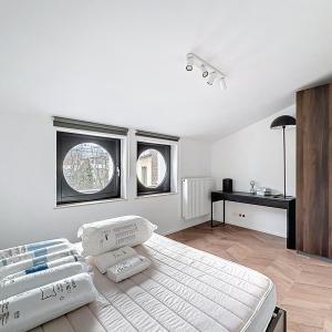 Square Ambiorix : Beau duplex entièrement rénové et meublé