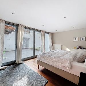 Rue de Naples : Superbe duplex rénové + terrasse 