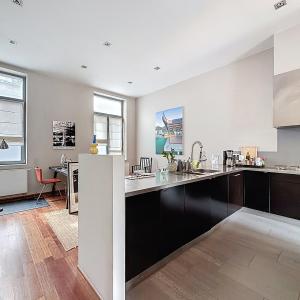 Rue de Naples : Superbe duplex rénové + terrasse 