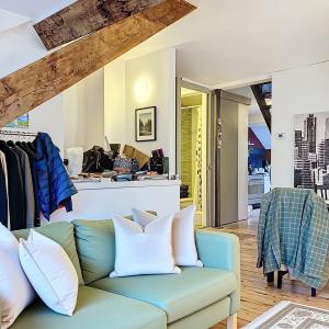 Quartier Européen : Duplex meublé 2 chambres avec terrasse