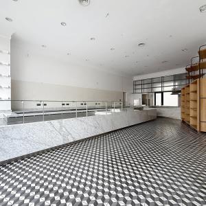 Fort Jaco : Superbe commerce HORECA + terrasse 