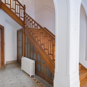 Lumineuse maison bourgeoise, 12 chambres, terrasse & jardin.