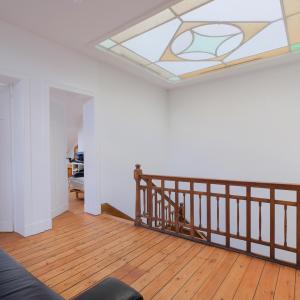 Lumineuse maison bourgeoise, 12 chambres, terrasse & jardin.