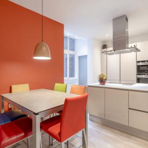 Vanderkindere : Appartement de caractère ± 225 m² bruts.