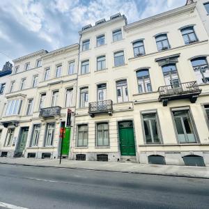 Place Luxembourg: magnifique appartement terrasse S/O 12 m²