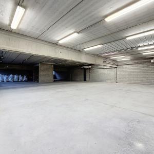 Forest / Drogenbos : Plateaux de bureaux ± 800 m² 