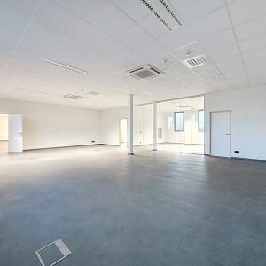 Forest / Drogenbos : Plateaux de bureaux ± 800 m² 
