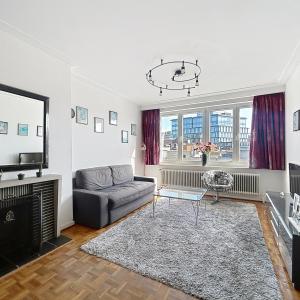 Colonne du Congrès: appartement rénové avec terrasse arrière