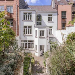 Etangs d'Ixelles: Hôtel de Maître avec 8 chambres et garage