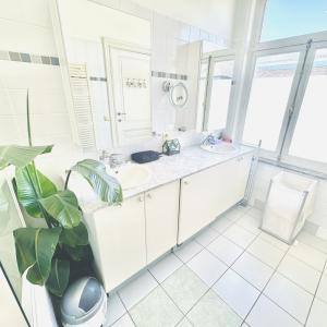 Place Luxembourg: magnifique appartement terrasse S/O 12 m²