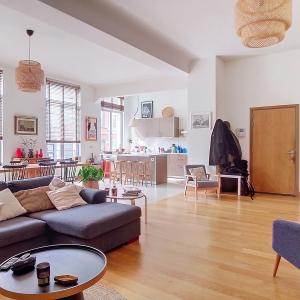 Châtelain : Magnifique appartement 3 CH. + terrasse SUD