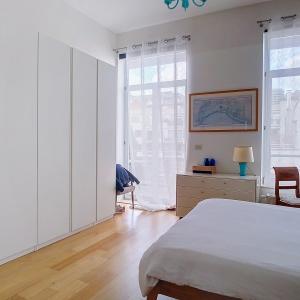 Châtelain : Magnifique appartement 3 CH. + terrasse SUD