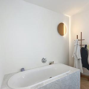 Sablon : Bel appartement meublé 1 ch rénové à neuf