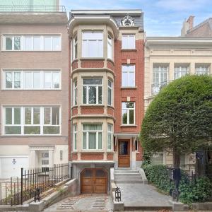 Molière/Pl. Constantin Meunier: Bel appartement rénové 2 ch.