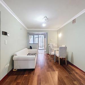 Charmant appartement rénové1 ch meublé avec terrasse 