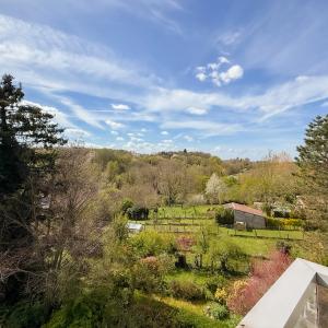 Saint-Job : bel appartement 1 chambre + Terrasse Sud