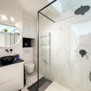 Saint-Job : bel appartement 1 chambre + Terrasse Sud