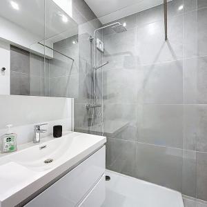 Lepoutre / Pl. Brugmann : Beau studio meublé