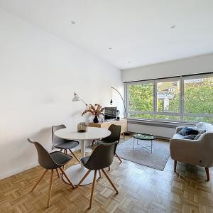 Lepoutre / Pl. Brugmann : Beau studio meublé