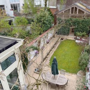 Place Brugmann : maison 6 ch + jardin orienté Sud