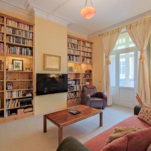 Place Brugmann : maison 6 ch + jardin orienté Sud