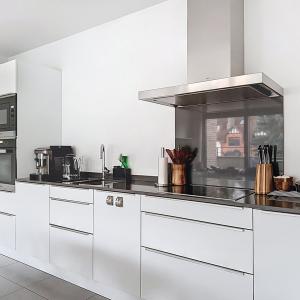 Place Saint-Job : Bel appartement moderne + terrasse SUD