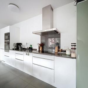 Place Saint-Job : Bel appartement moderne + terrasse SUD