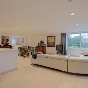 Châtelain: Belle arrière maison 3 chambres, cour et terrasse