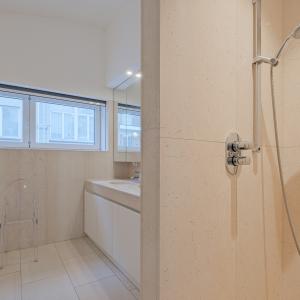 Châtelain: Belle arrière maison 3 chambres, cour et terrasse