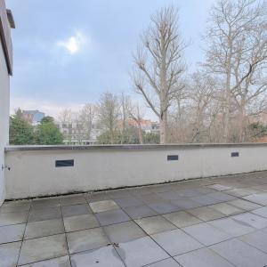 Châtelain: Belle arrière maison 3 chambres, cour et terrasse