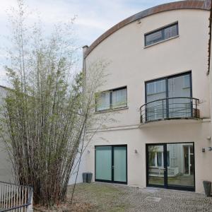 Châtelain: Belle arrière maison 3 chambres, cour et terrasse