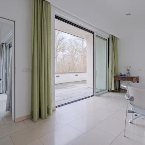 Châtelain: Belle arrière maison 3 chambres, cour et terrasse