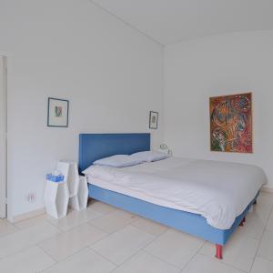 Châtelain: Belle arrière maison 3 chambres, cour et terrasse