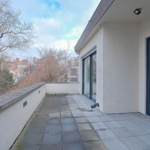Châtelain: Belle arrière maison 3 chambres, cour et terrasse