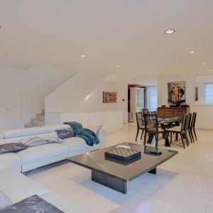 Châtelain: Belle arrière maison 3 chambres, cour et terrasse