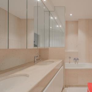 Châtelain: Belle arrière maison 3 chambres, cour et terrasse