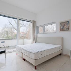 Châtelain: Belle arrière maison 3 chambres, cour et terrasse