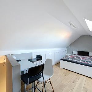 Montjoie / Bois de la Cambre : Beau duplex rénové et meublé