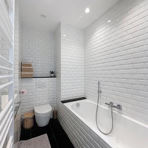 Pl. Brugmann/Lepoutre : Superbe appartement rez-de-chaussée 