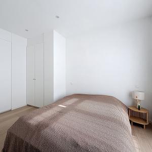 Pl. Brugmann/Lepoutre : Superbe appartement rez-de-chaussée 