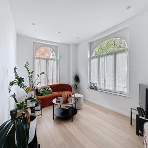 Pl. Brugmann/Lepoutre : Superbe appartement rez-de-chaussée 