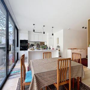 Montgomery - Rez-de-chaussée 3 ch avec jardin + parkings 