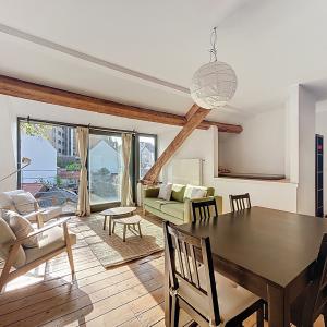 Quartier Européen : Duplex meublé 2 chambres avec terrasse