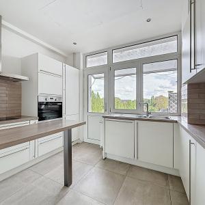 Roosevelt/ULB : Appartement 2 chambres + balcons + garage