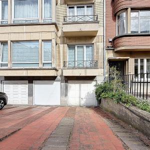 Roosevelt/ULB : Appartement 2 chambres + balcons + garage