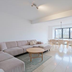 Molière/Pl. C.Meunier : Appartement 100m² 2 ch, terr + pk